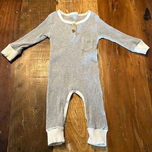 Neutral baby outfit